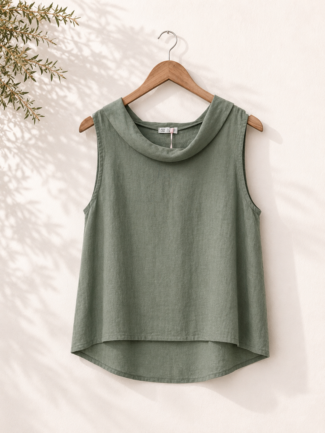 Camiseta tirantes cuello barco