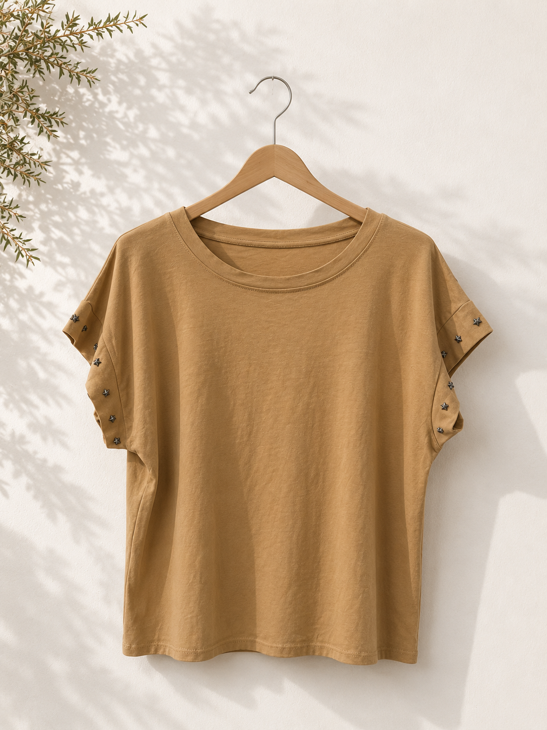 Camiseta tachuelas estrellas