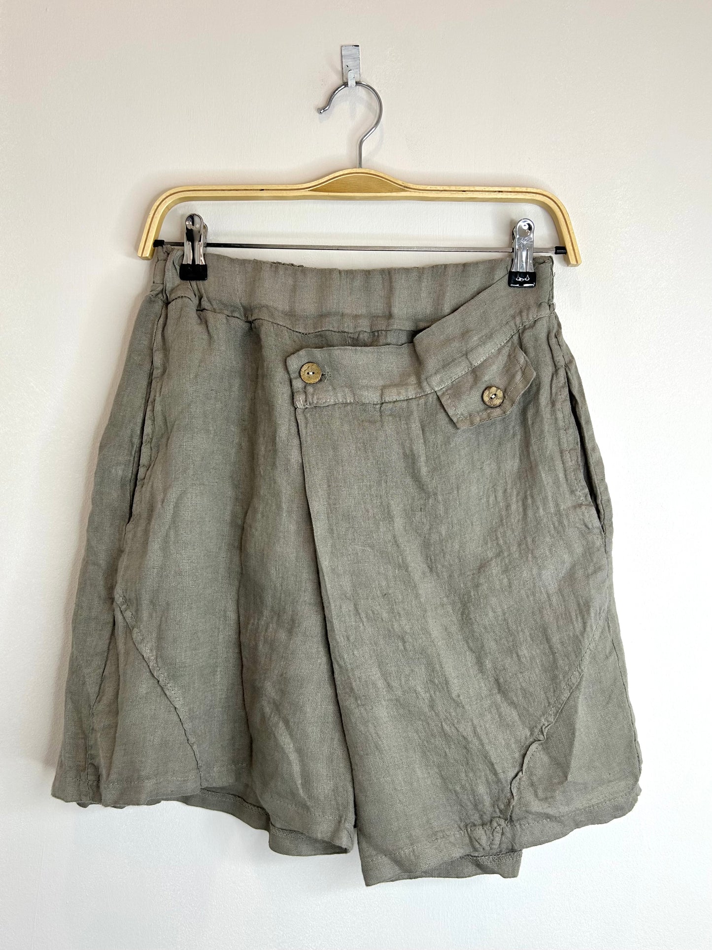 Pantalón bermuda Lino