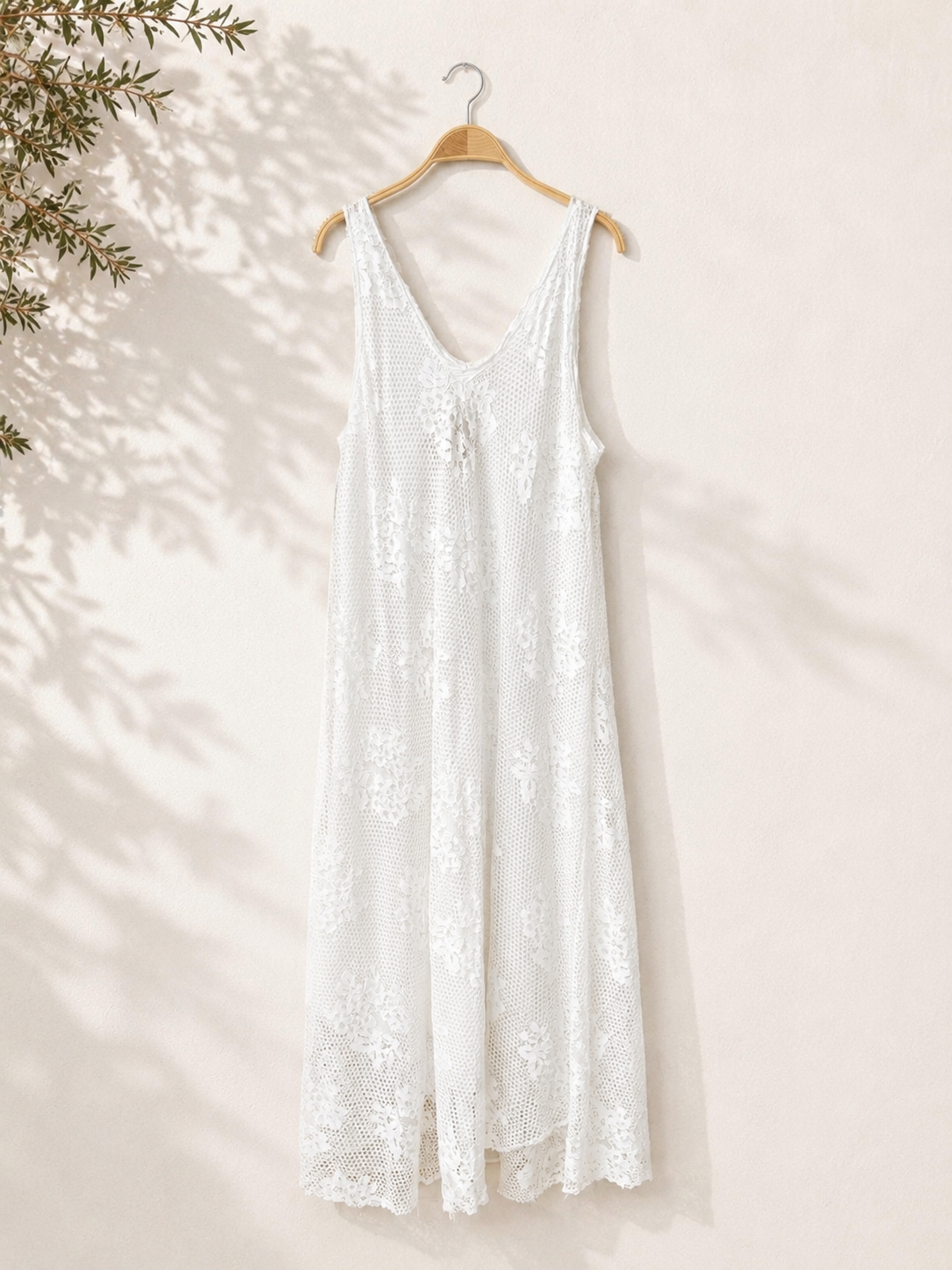Vestido calado cuello pico