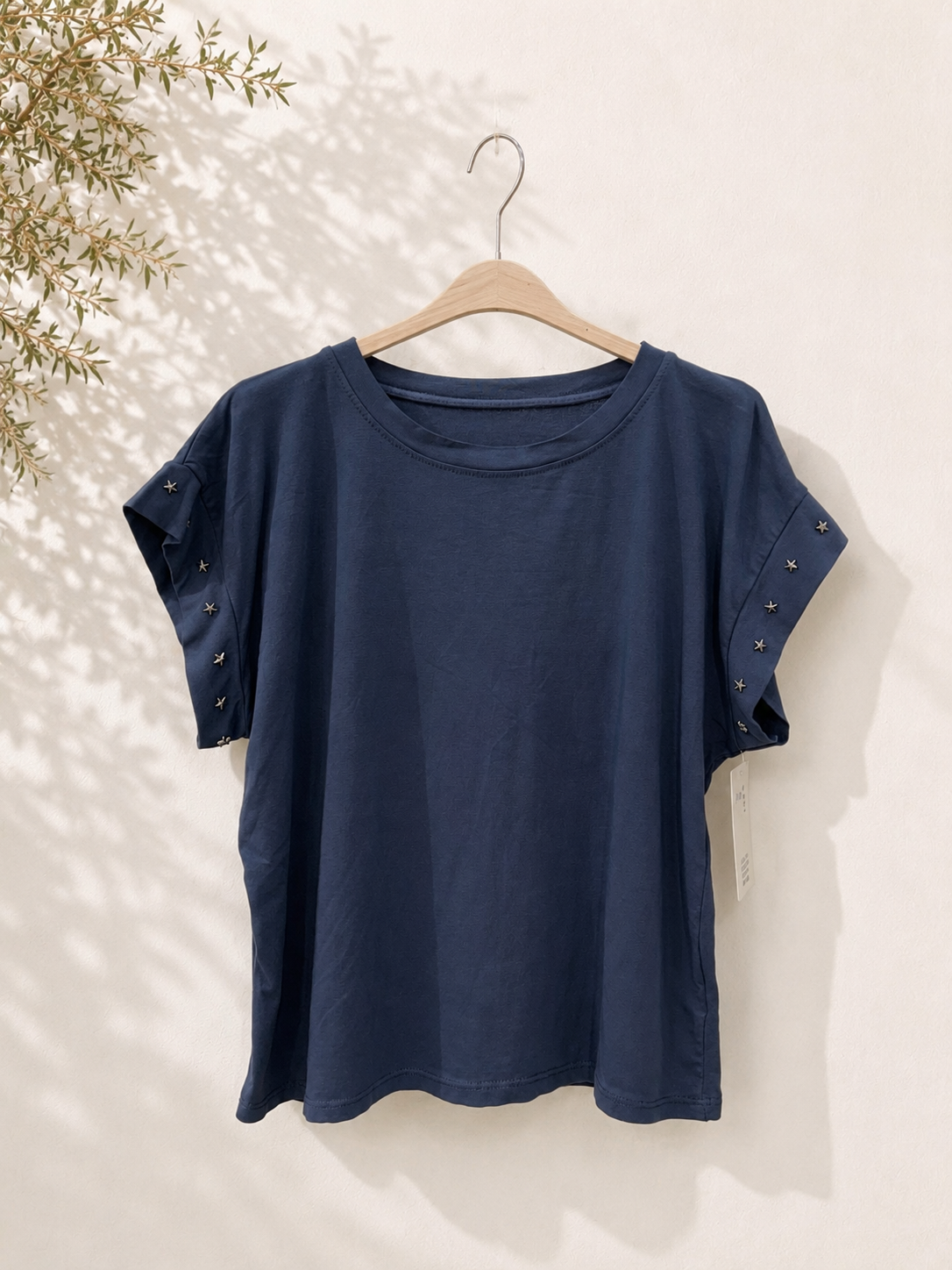 Camiseta tachuelas estrellas