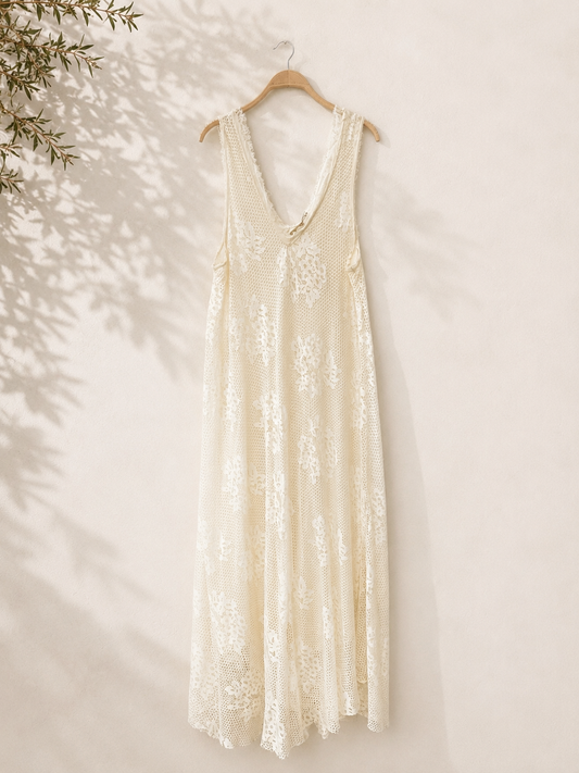 Vestido calado cuello pico