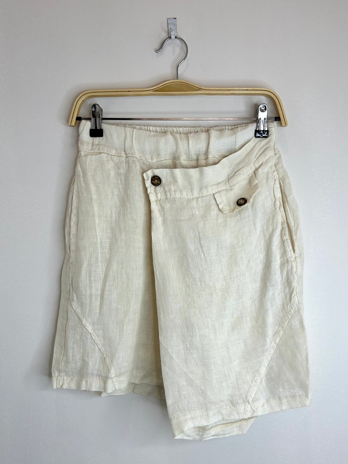 Pantalón bermuda Lino