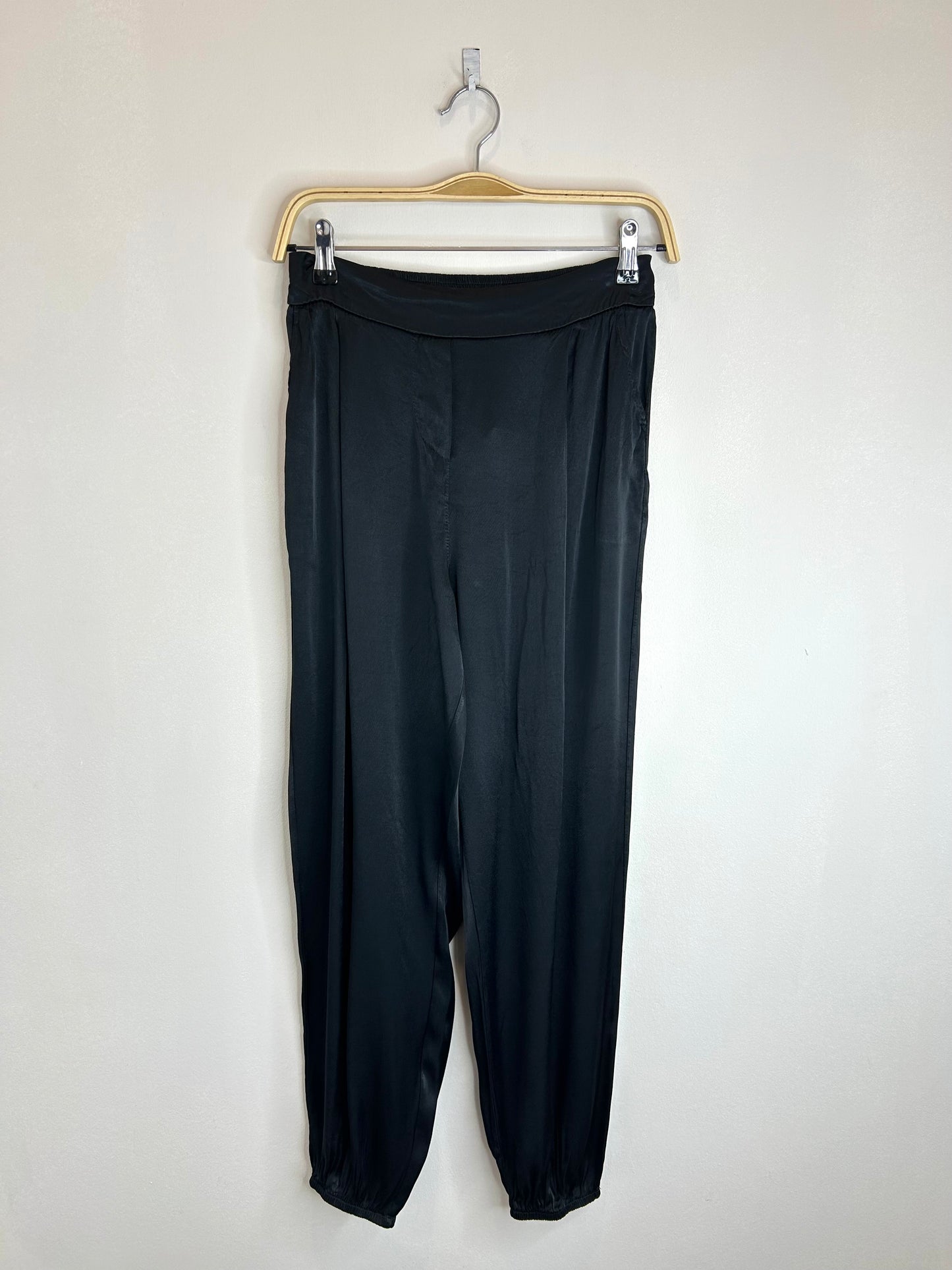 Pantalón Satinado con bolsillos
