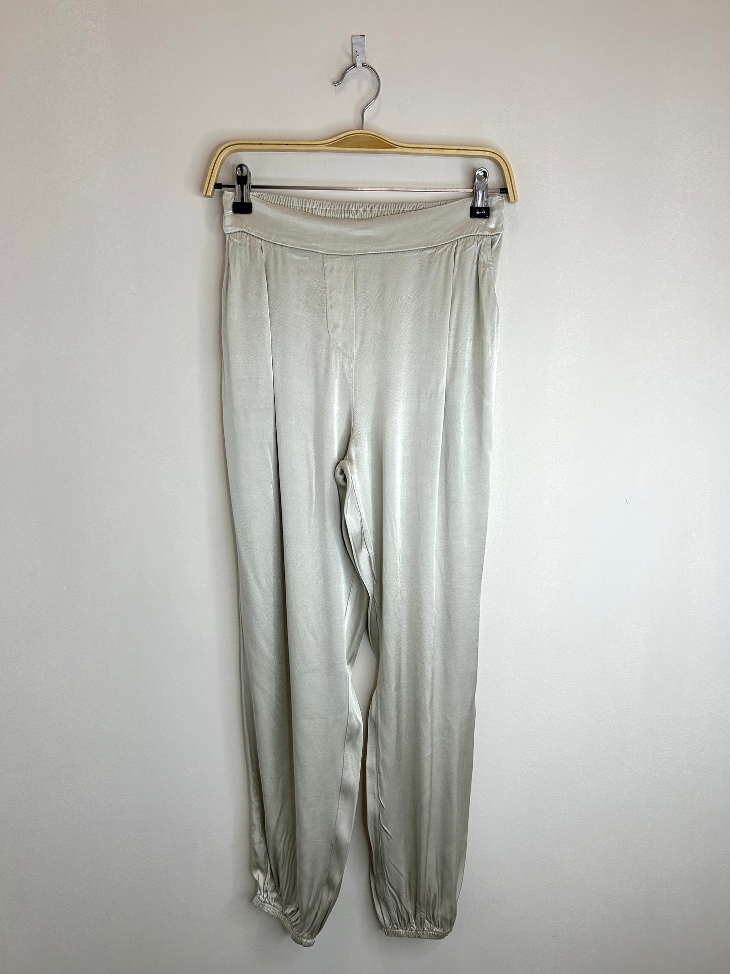Pantalón Satinado con bolsillos