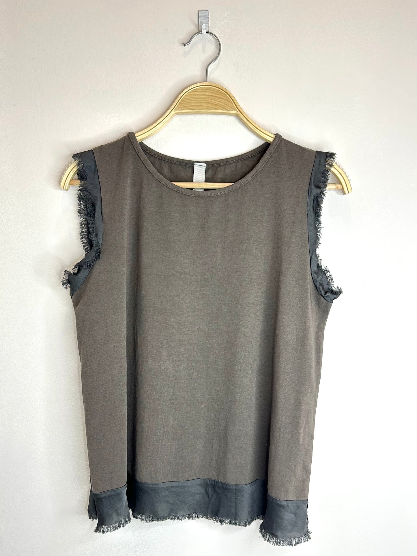 Camiseta tirantes Flecos