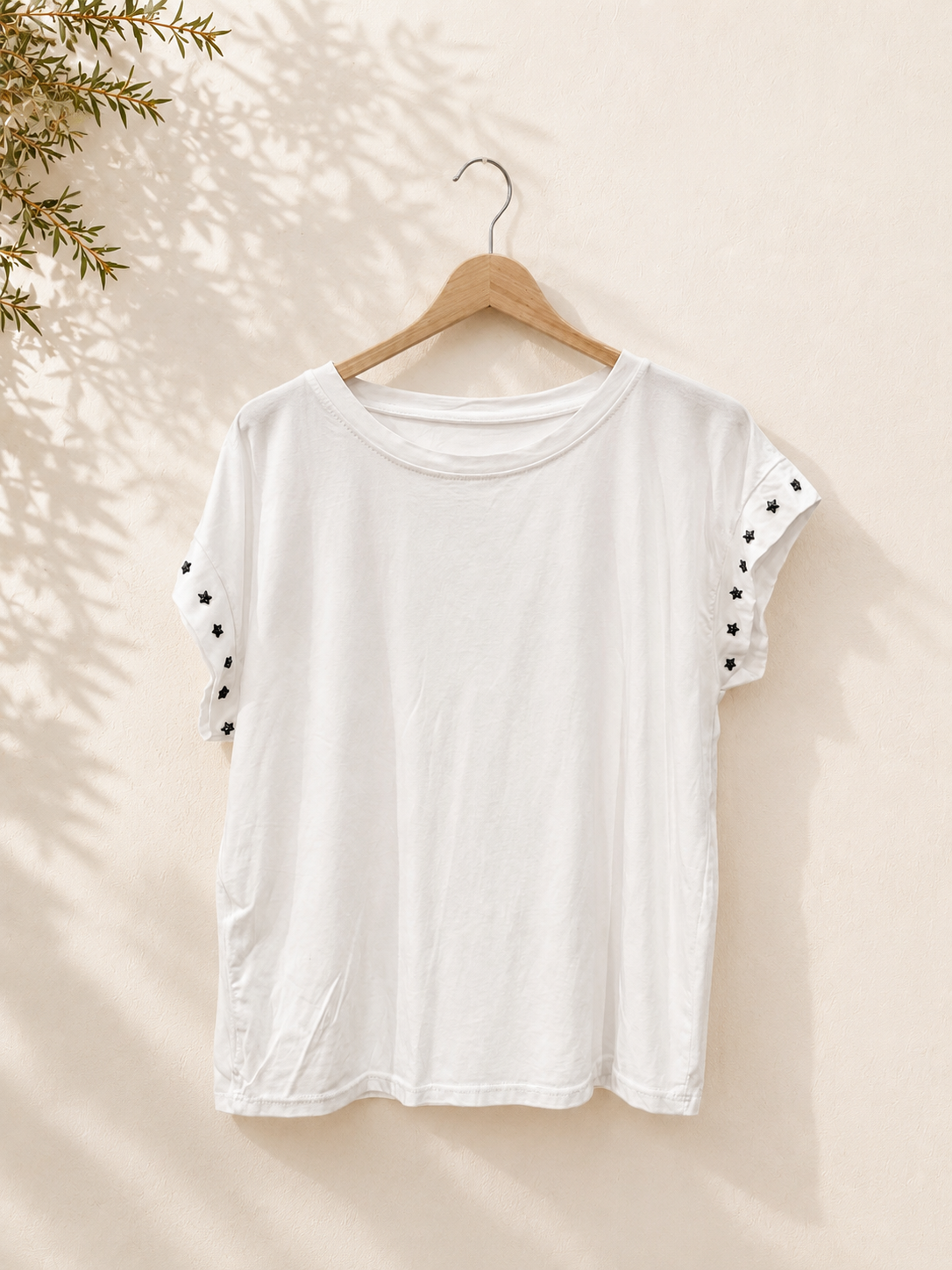 Camiseta tachuelas estrellas