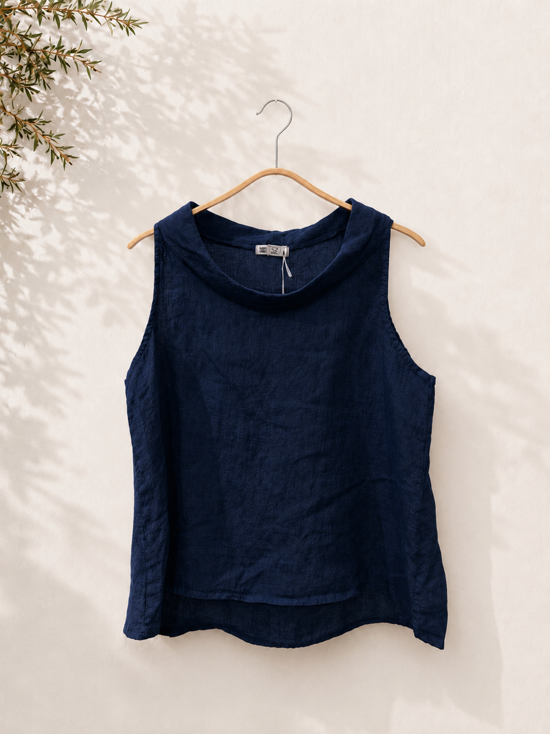 Camiseta tirantes cuello barco